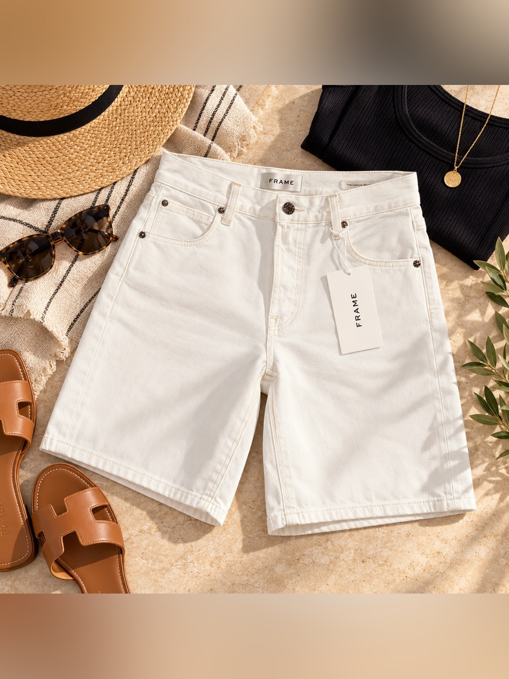 FRAME The Leisure Short Size 25 NWT Au Natural White Denim Bermuda Shorts.